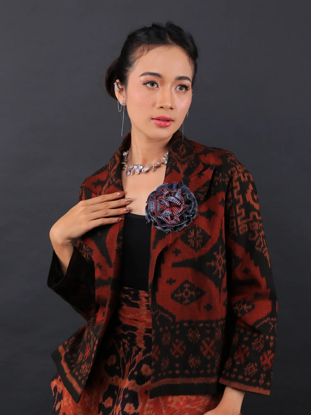 Lurik Corsage